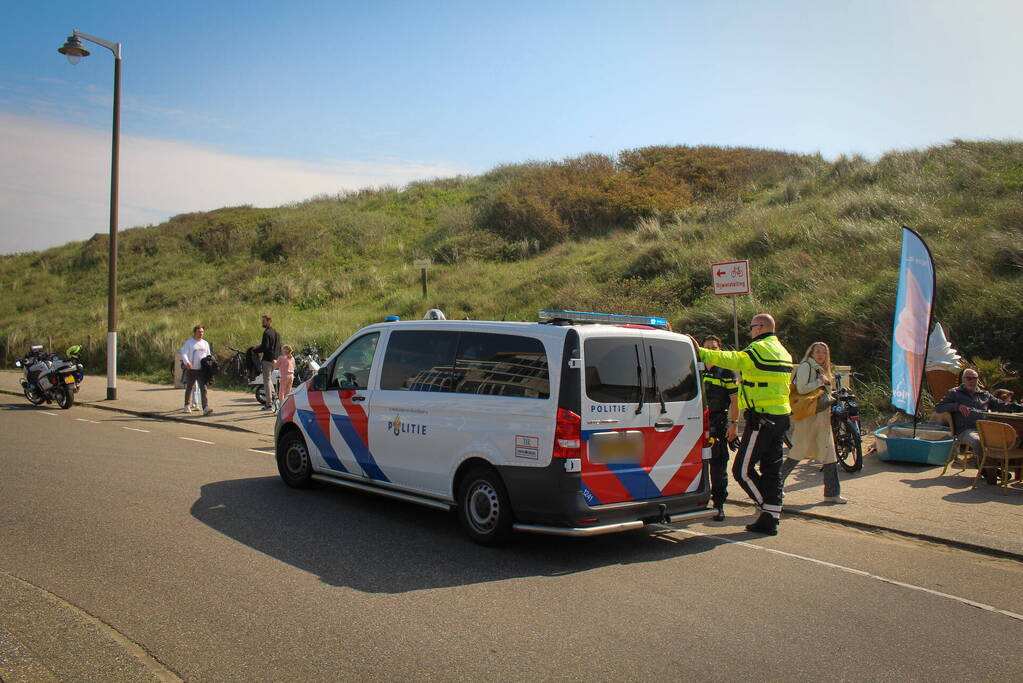 Fietser gewond bij aanrijding, automobilist rijdt door