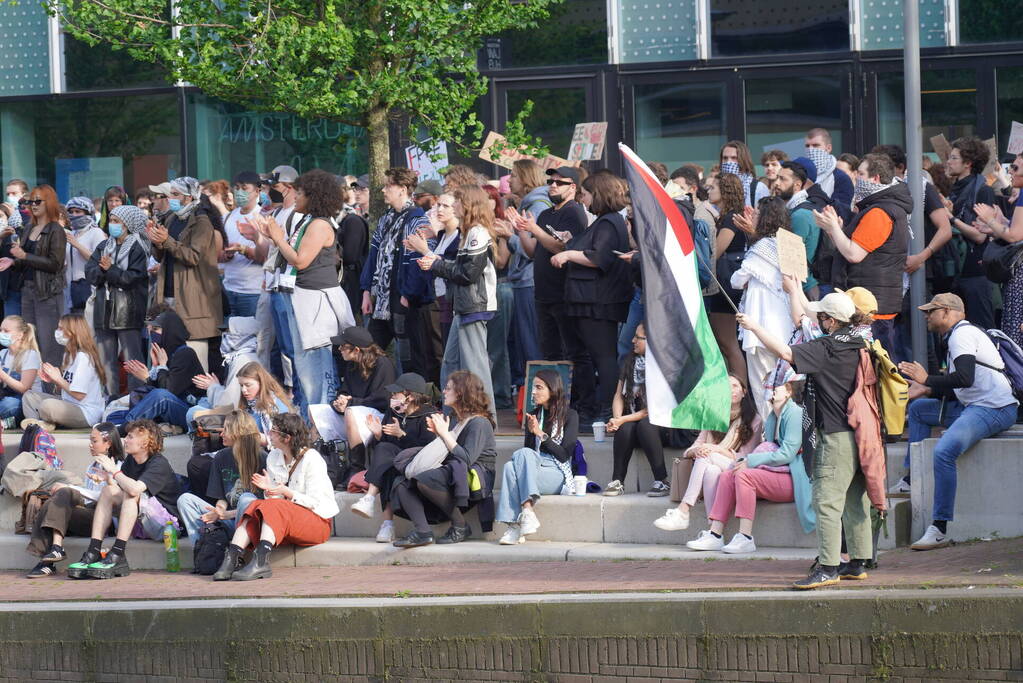 Honderden demonstranten verzamelen zich opnieuw