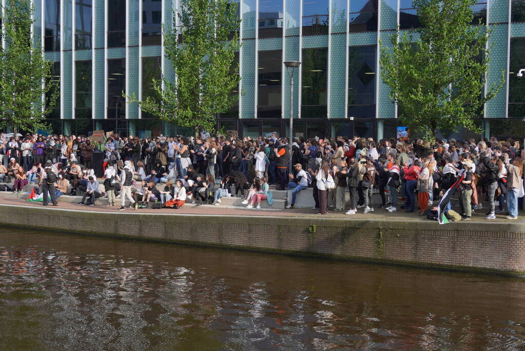 Honderden demonstranten verzamelen zich opnieuw