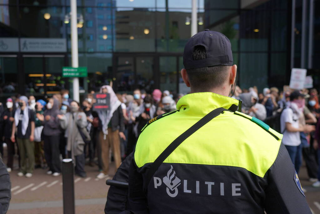 Honderden demonstranten verzamelen zich opnieuw