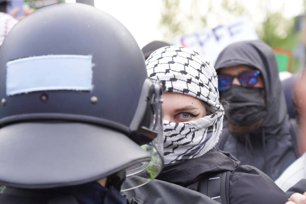 Honderden demonstranten verzamelen zich opnieuw