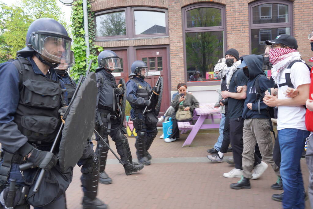 Honderden demonstranten verzamelen zich opnieuw