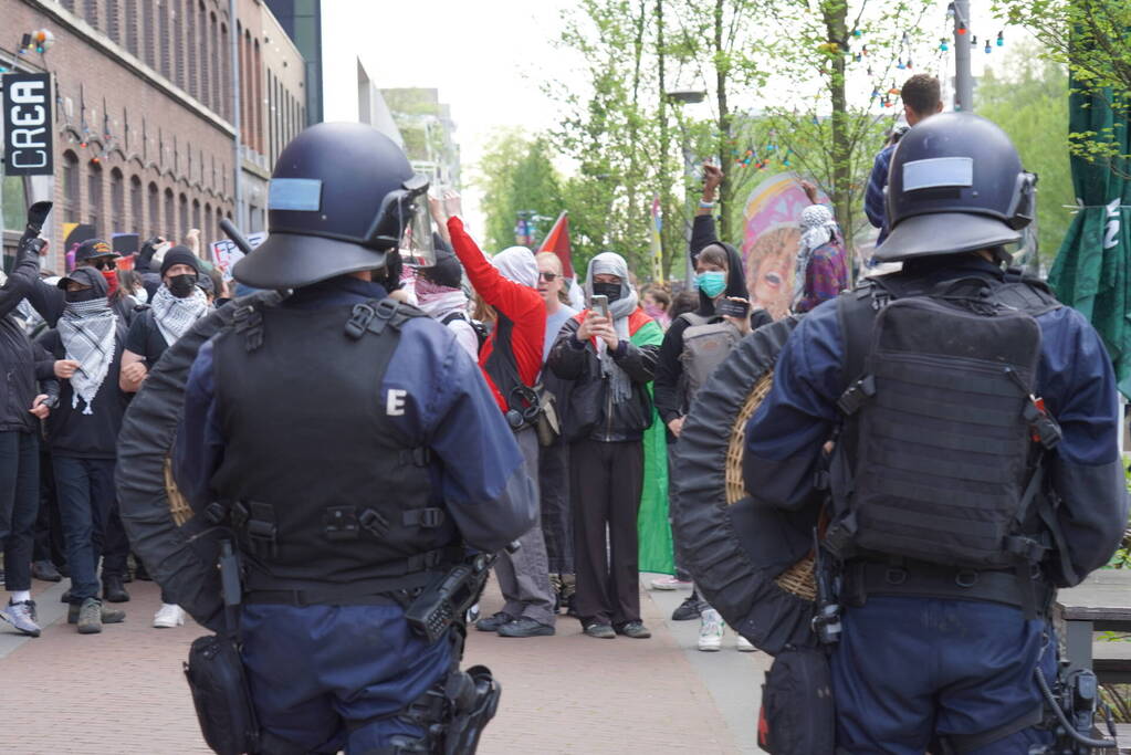 Honderden demonstranten verzamelen zich opnieuw