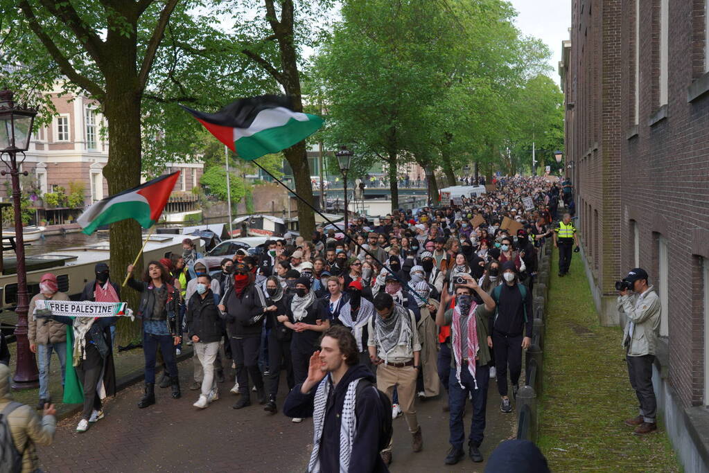 Honderden demonstranten verzamelen zich opnieuw