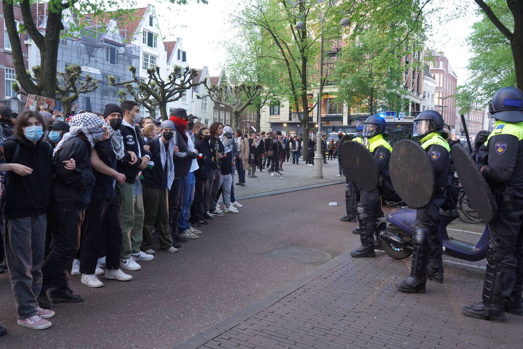 Honderden demonstranten verzamelen zich opnieuw