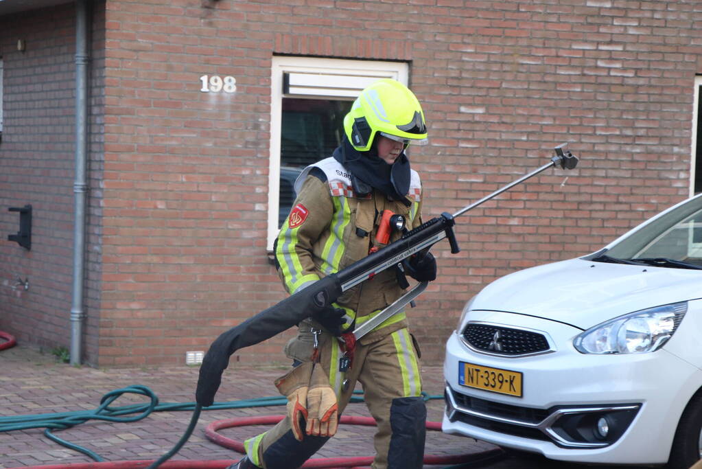 Autobrand slaat over naar buren