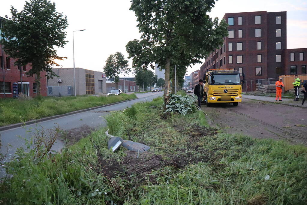 Grote ravage nadat auto crasht