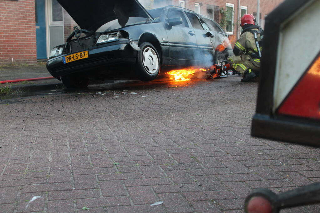 Personenauto gaat in vlammen op