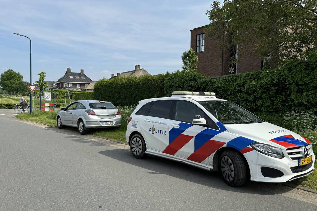 Tweetal op scooter gewond bij botsing met auto