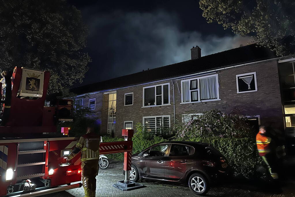 Brandweer ingezet voor uitslaande brand