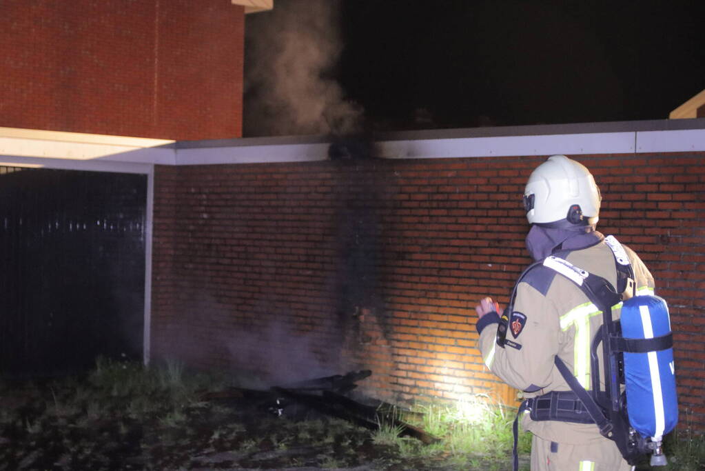 Garageboxen beschadigd door brandstichting