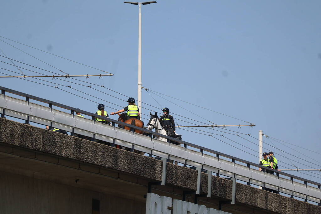 Grote politie-inzet tijdens Koranverbranding