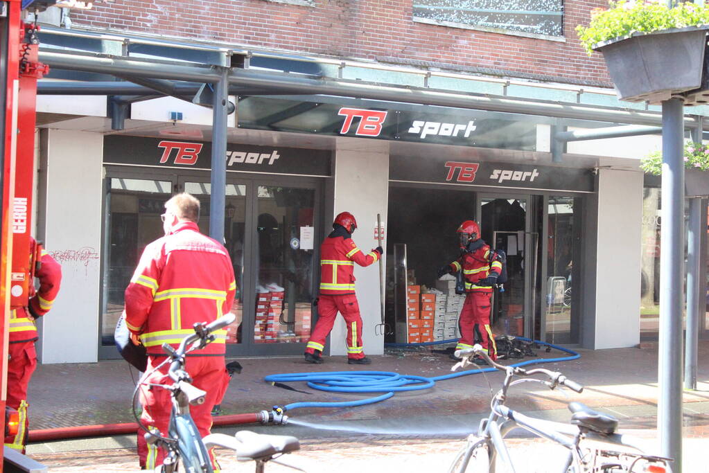 Flinke brand in sportwinkel