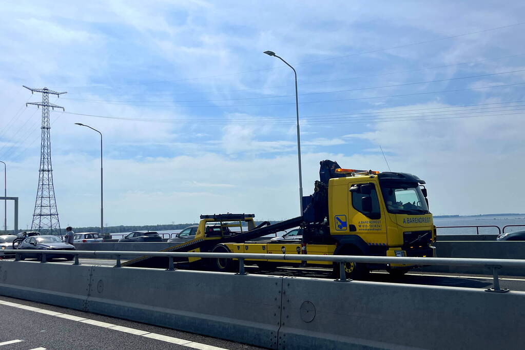 Kettingbotsing op Haringvlietbrug