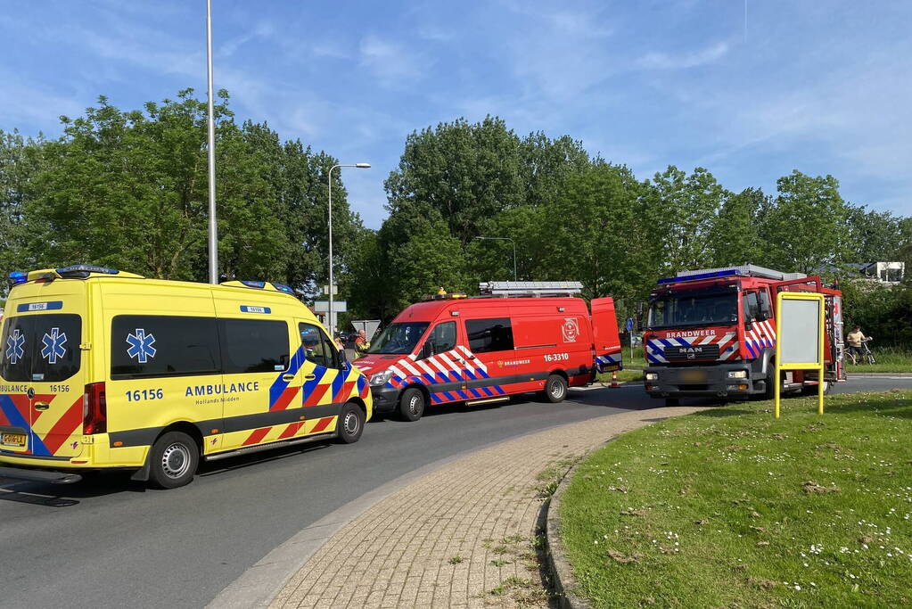 Auto raakt van de weg belandt in sloot