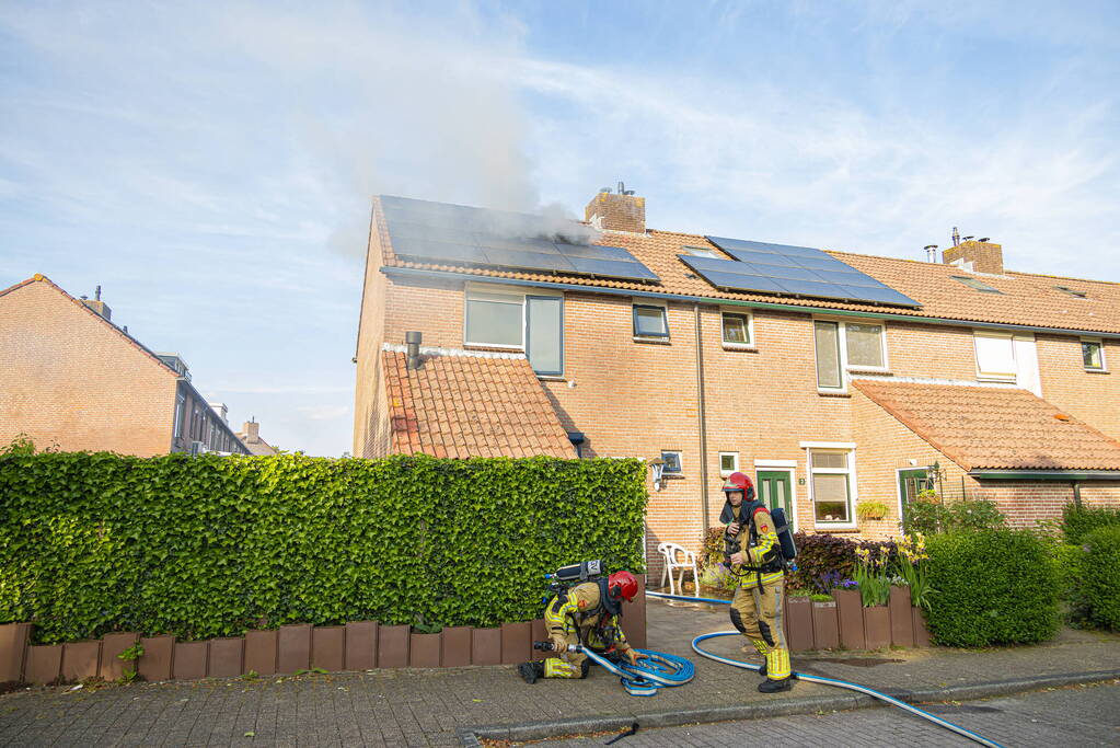 Kat uit woning gehaald na brand