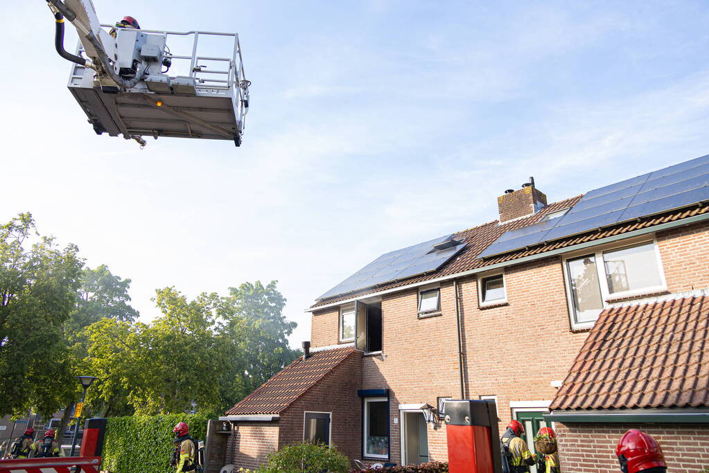 Kat uit woning gehaald na brand