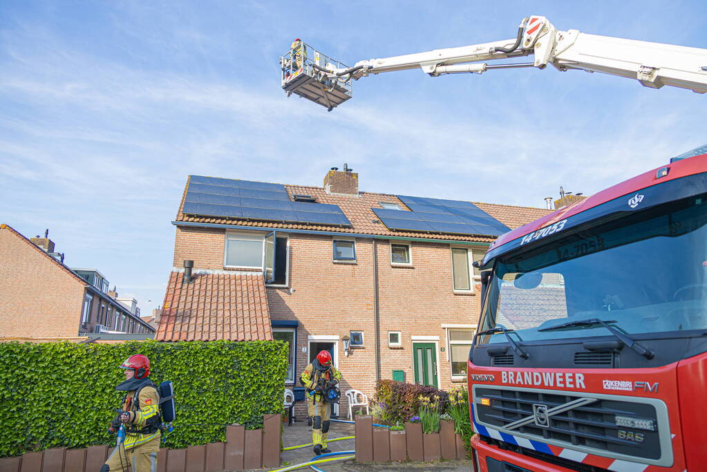 Kat uit woning gehaald na brand