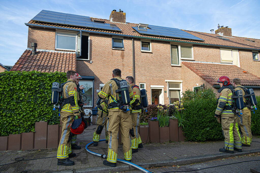 Kat uit woning gehaald na brand