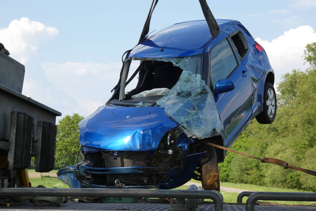 Automobilist gewond bij botsing met trekker