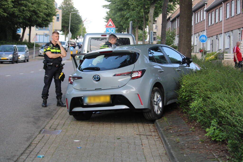 Automobilist die onwel raakt veroorzaakt ravage