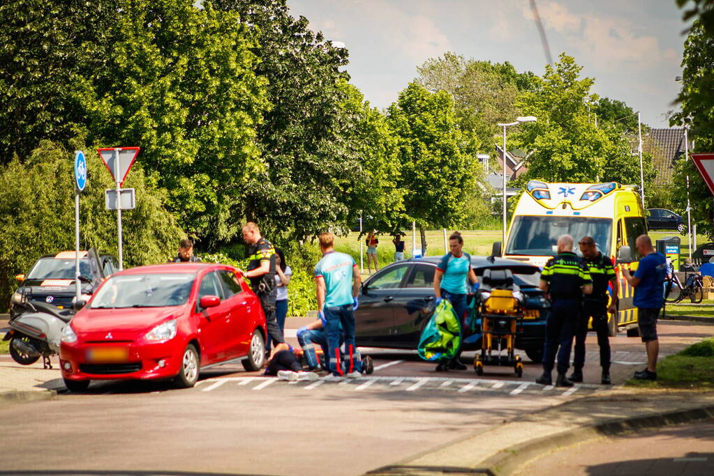 Scooterrijder gewond bij botsing met auto