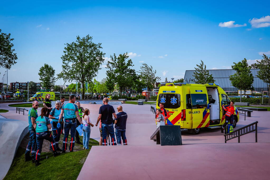 Kind zwaargewond na val op skatebaan