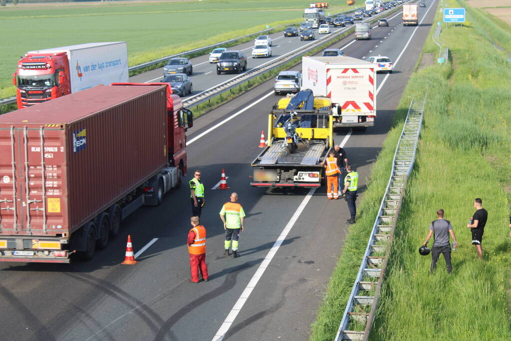 Motorrijder komt ten val