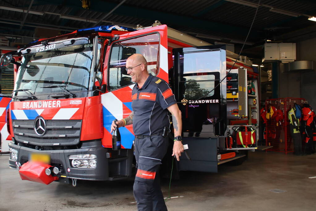 Gloednieuw blusvoertuig in gebruik genomen