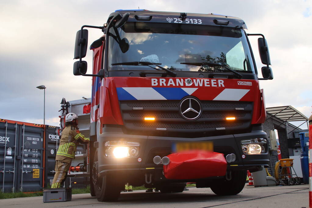 Gloednieuw blusvoertuig in gebruik genomen