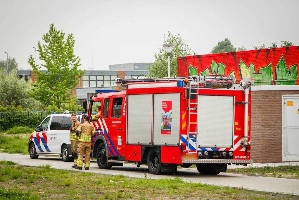 Meerdere mensen onwel in schoolgebouw hulpdiensten ingezet