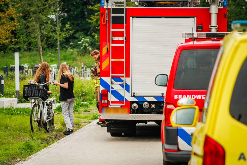 Meerdere mensen onwel in schoolgebouw hulpdiensten ingezet