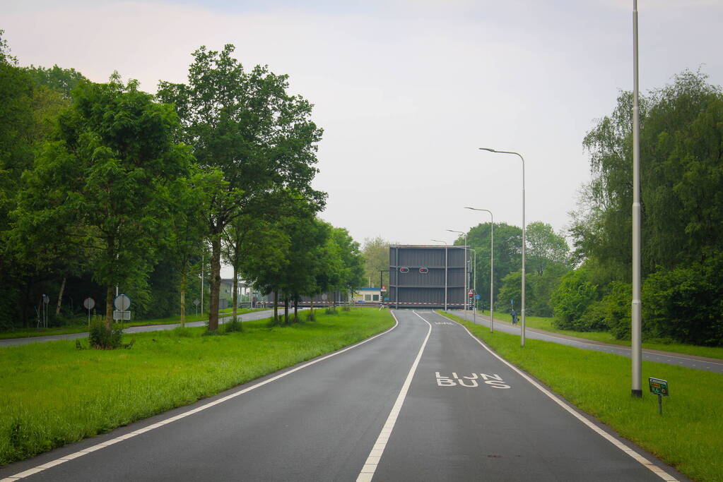 Enorme omleiding door brug in storing