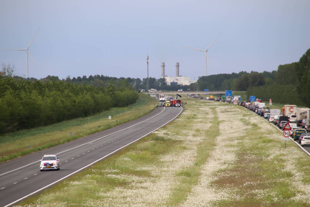 Flinke file na mogelijk voertuig te water