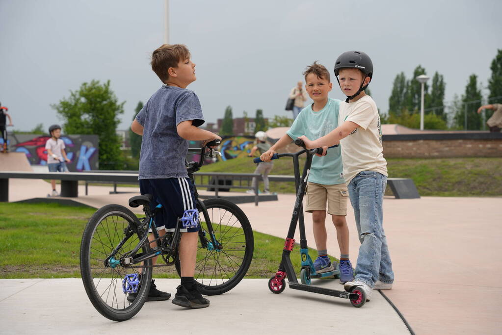 Nieuwe skatebaan feestelijk geopend in Vathorst