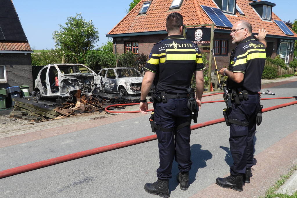 Twee voertuigen afgebrand tijdens werkzaamheden