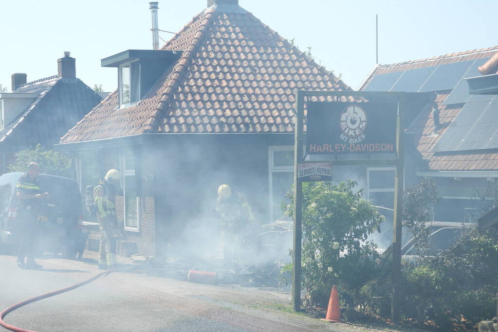 Twee voertuigen afgebrand tijdens werkzaamheden