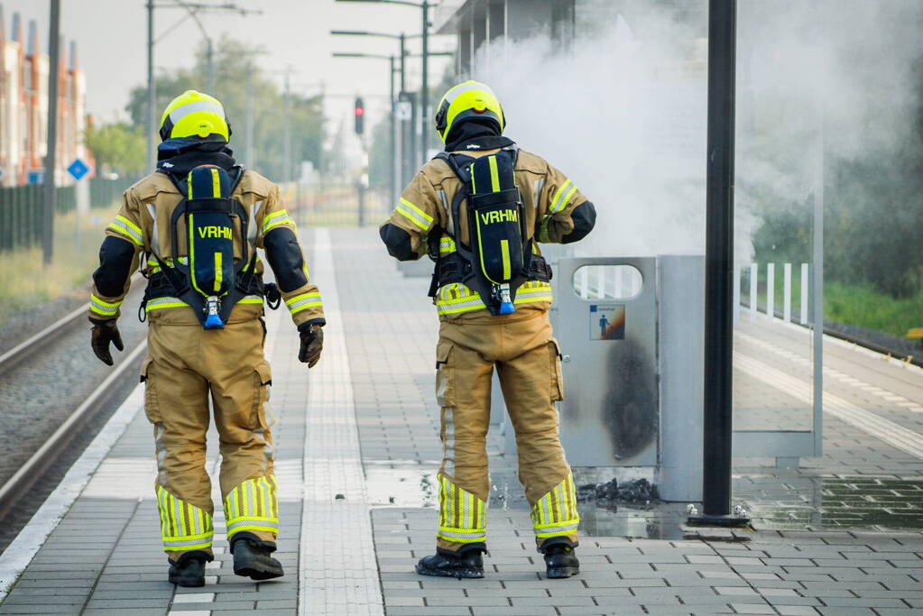 Flinke rookontwikkeling door brand op treinstation