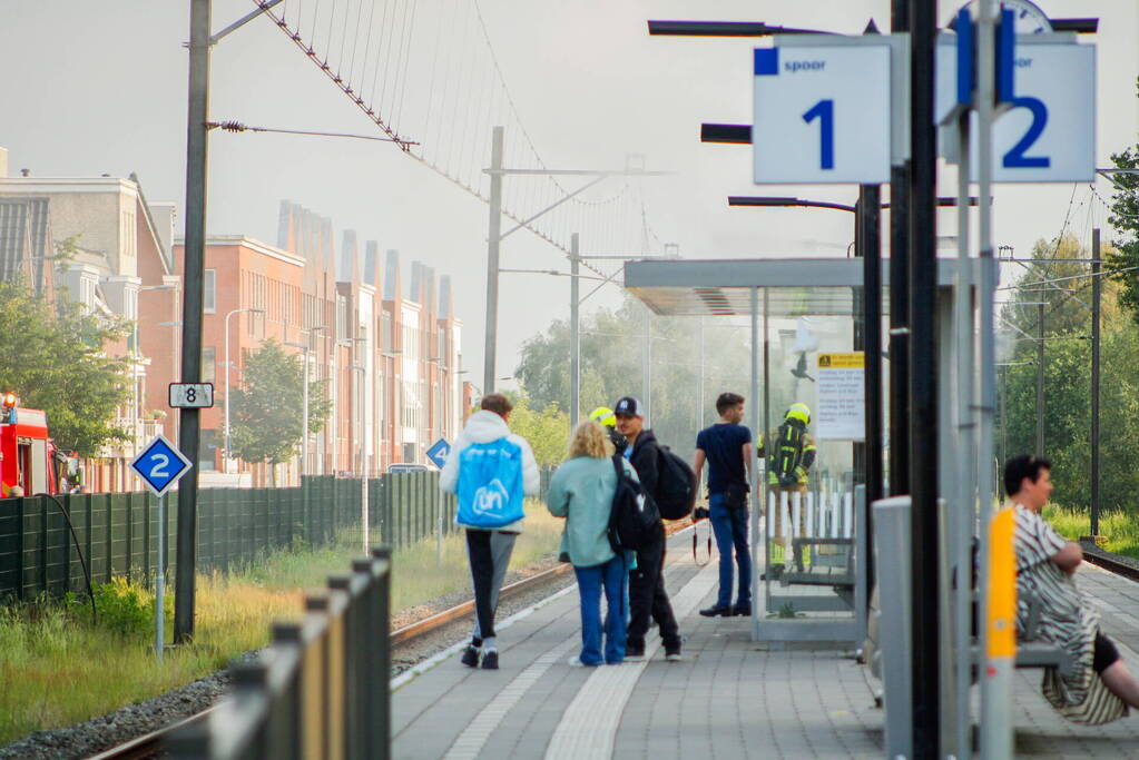 Flinke rookontwikkeling door brand op treinstation