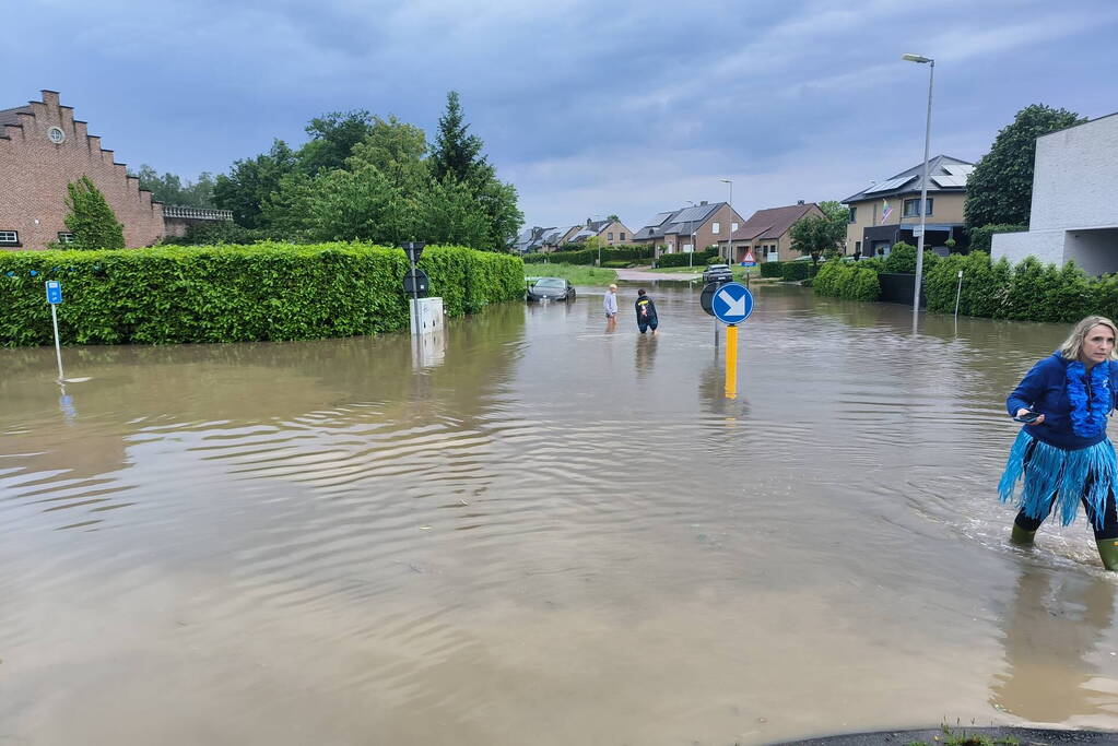 Dorp ondergestroomd, schade enorm