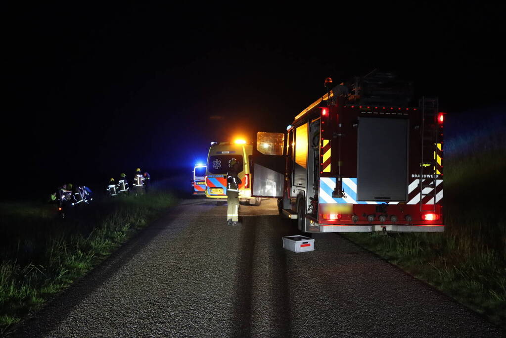 Auto belandt in sloot bij ongeval