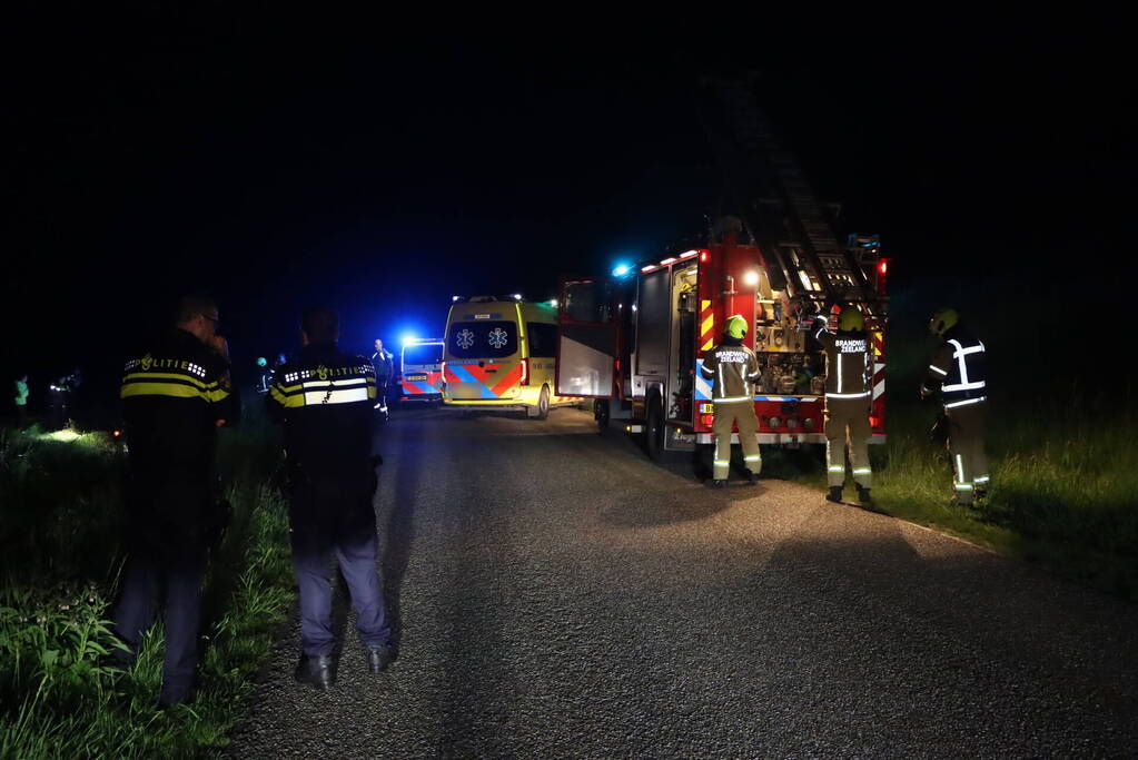 Auto belandt in sloot bij ongeval