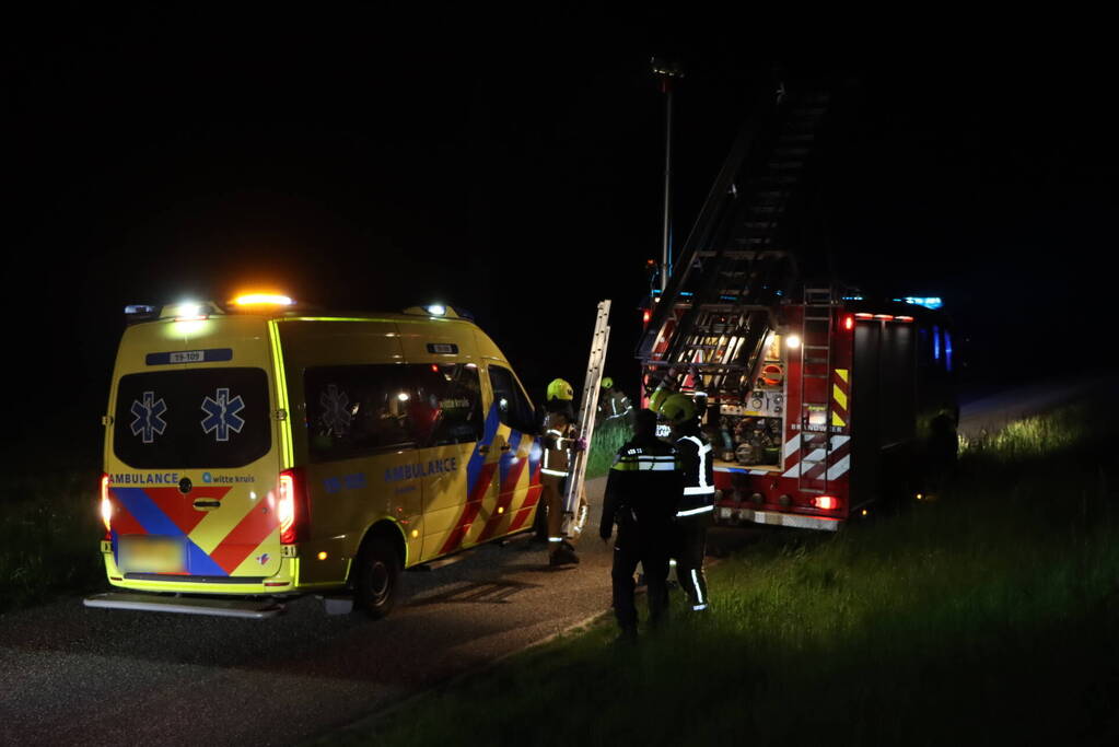 Auto belandt in sloot bij ongeval