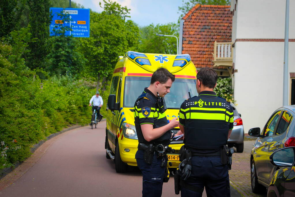 Wielrenner botst op fietsende kinderen