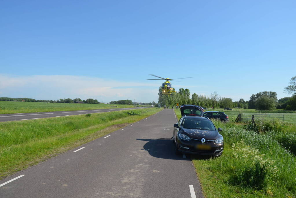 Hulpdiensten groots ingezet waaronder een traumateam voor een voertuig te water