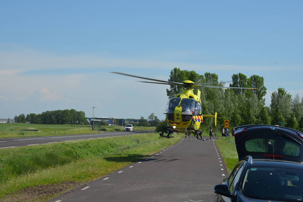 Hulpdiensten groots ingezet waaronder een traumateam voor een voertuig te water