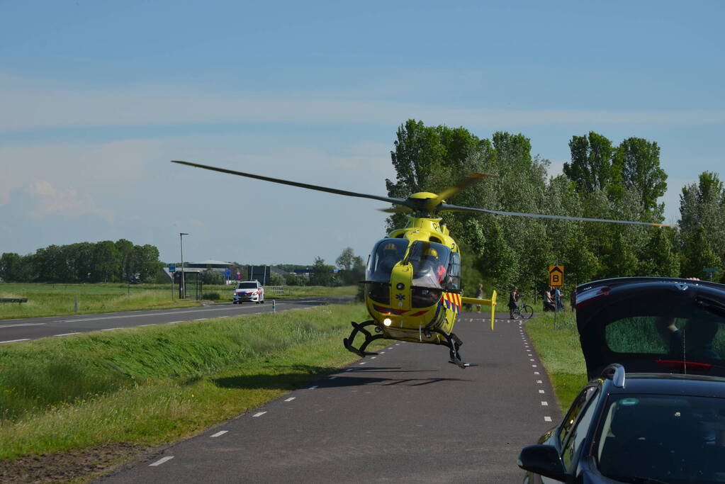 Hulpdiensten groots ingezet waaronder een traumateam voor een voertuig te water