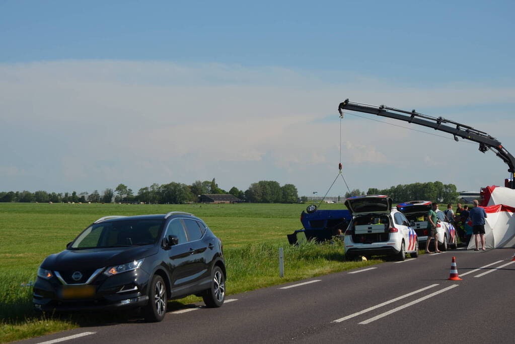 Hulpdiensten groots ingezet waaronder een traumateam voor een voertuig te water