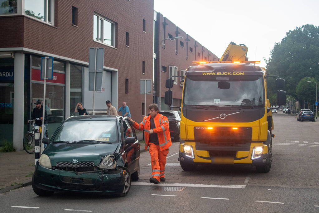 Fikse schade bij frontale aanrijding op kruising