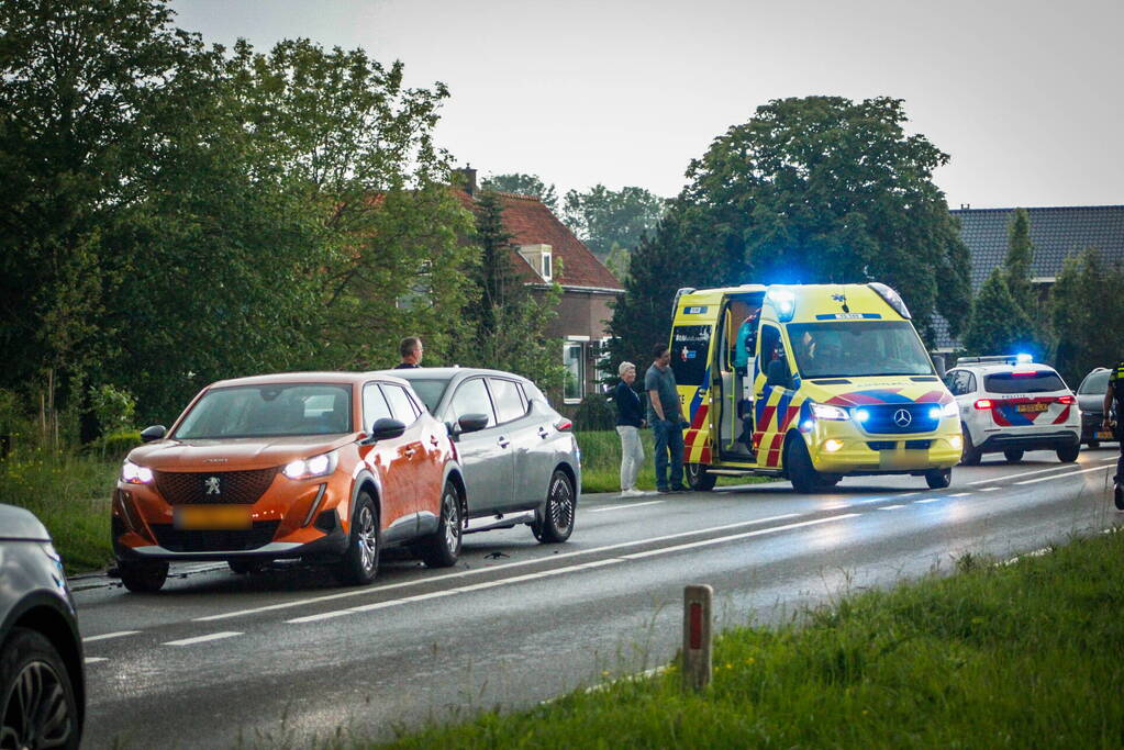 Auto flink beschadigd door kop-staartbotsing